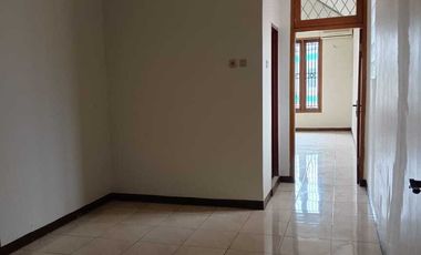Disewa Rumah Asri  Di Jl Tebet Timur Jakarta Selatan