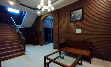 Jual Hotel Lokasi Stategis di Mojoroto Kediri, 15 Mnt ke Bandara Dhoho