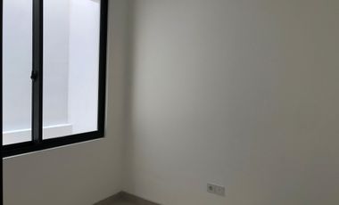 DISEWAKAN MURAH RUMAH MILENIAL PIK 2 UK 4,5X10 KOSONGAN SIAP HUNI