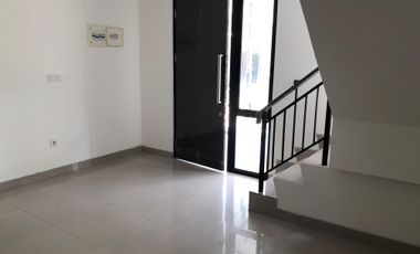 DISEWAKAN MURAH RUMAH MILENIAL PIK 2 UK 4,5X10 KOSONGAN SIAP HUNI