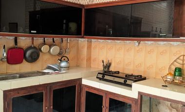 Rumah luas tengah kota siap huni di jajar laweyan solo