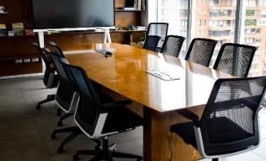 Oficina en Arriendo en Cerro El Plomo con Rosario Norte