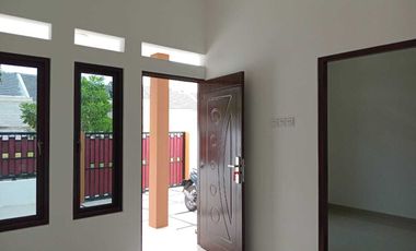 JUAL SEGERA RUMAH ASRI POSISI HOOK DI SENOPATI ESTATE