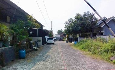 Rumah Mewah Murah di Perumahan Cluster Woltermonginsidi Pedurun