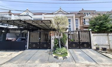 Nyaman Dan Strategis, Sewa Rumah 2 Lantai Daan Mogot Baru Furnish Baru