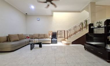 Nyaman Dan Strategis, Sewa Rumah 2 Lantai Daan Mogot Baru Furnish Baru