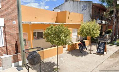 Casa en venta - 3 Dormitorios 2 Baños - 491Mts2 - Carmen de Areco