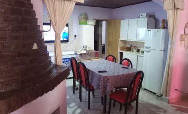 Casa en venta - 3 Dormitorios 2 Baños - 491Mts2 - Carmen de Areco