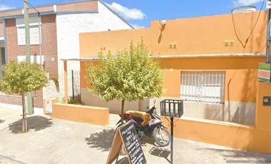 Casa en venta - 3 Dormitorios 2 Baños - 491Mts2 - Carmen de Areco