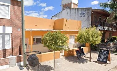 Casa en venta - 3 Dormitorios 2 Baños - 491Mts2 - Carmen de Areco