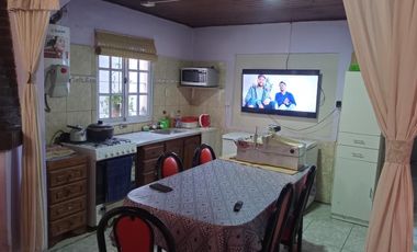 Casa en venta - 3 Dormitorios 2 Baños - 491Mts2 - Carmen de Areco