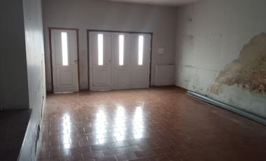 Casa en venta - 4 Dormitorios 1 Baño - Cochera - 690Mts2 - Carmen de Areco