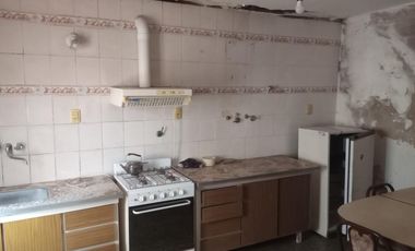 Casa en venta - 4 Dormitorios 1 Baño - Cochera - 690Mts2 - Carmen de Areco