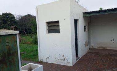 Casa en venta - 4 Dormitorios 1 Baño - Cochera - 690Mts2 - Carmen de Areco