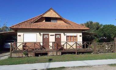 Casa en venta - 2 Ambientes 2 Baños - Cocheras - Parque Lago, Mar de Cobo