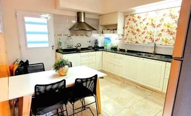 Casa en venta - 3 Dormitorios 2 Baños - Cochera - Pilar