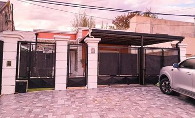 Casa en venta - 3 Dormitorios 2 Baños - Cochera - Pilar
