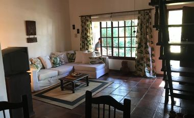 Casa en venta - 3 Dormitorios 1 Baño - 300Mts2 - Las Toninas