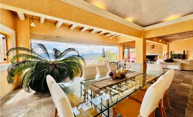 CASA EN RENTA VISTA  AL PUEBLO Y AL LAGO