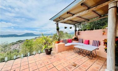 CASA EN RENTA VISTA  AL PUEBLO Y AL LAGO