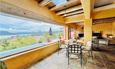 CASA EN RENTA VISTA  AL PUEBLO Y AL LAGO