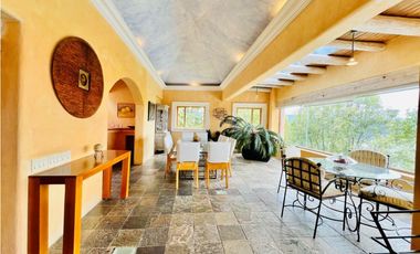 CASA EN RENTA VISTA  AL PUEBLO Y AL LAGO