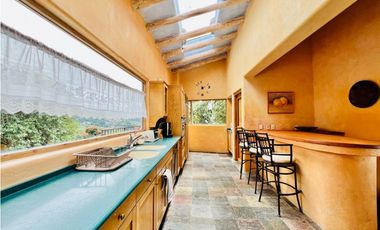 CASA EN RENTA VISTA  AL PUEBLO Y AL LAGO