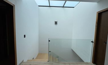 "Casa Nueva con Toque de Distinción  Vive el Lujo en Casa Fuerte con Amenidades Exclusivas, Seguridad Total"