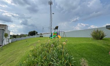 "Casa Nueva con Toque de Distinción  Vive el Lujo en Casa Fuerte con Amenidades Exclusivas, Seguridad Total"