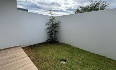 "Casa Nueva con Toque de Distinción  Vive el Lujo en Casa Fuerte con Amenidades Exclusivas, Seguridad Total"