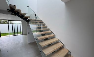 "Casa Nueva con Toque de Distinción  Vive el Lujo en Casa Fuerte con Amenidades Exclusivas, Seguridad Total"