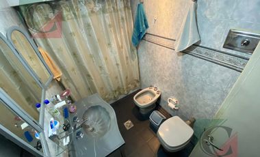 Vivienda ideal para dos familias con dos locales - Lote propio 10x32 mts Lanús Oeste