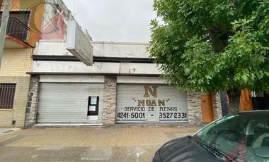 Vivienda ideal para dos familias con dos locales - Lote propio 10x32 mts Lanús Oeste