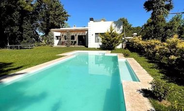 Casa en venta - 3 Dormitorios 3 Baños - 800Mts2 - Miramar