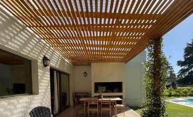 Casa en venta - 3 Dormitorios 3 Baños - 800Mts2 - Miramar