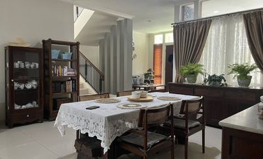 Dijual Rumah Super Cantik Berlokasi Di Cluster Livingstone