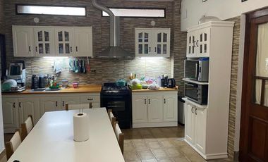 Casa en venta - 3 Dormitorios 2 Baños - 247Mts2 - Pilar