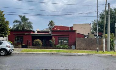 Casa en venta - 3 Dormitorios 2 Baños - 247Mts2 - Pilar