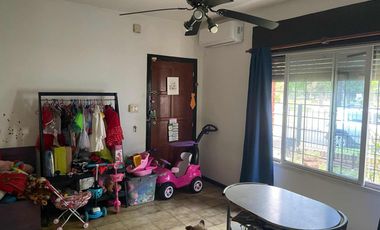 Casa en venta - 3 Dormitorios 2 Baños - 247Mts2 - Pilar