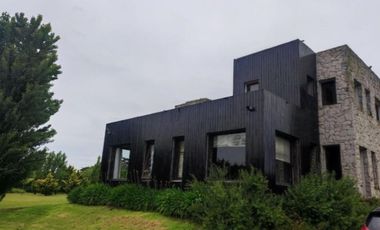 Casa en venta - 6 Dormitorios 6 Baños - 23.900Mts2 - Mar del Plata