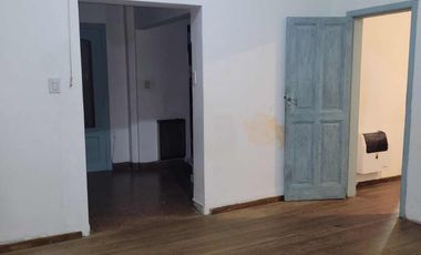 PH en venta - 4 Dormitorios 2 Baños - 135Mts2 - Villa Maipú