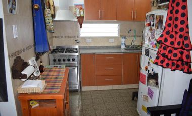 PH en venta - 4 Dormitorios 2 Baños - 135Mts2 - Villa Maipú