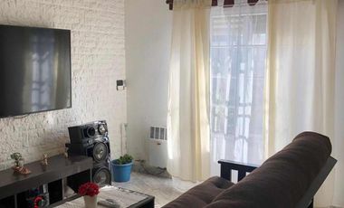 Casa en venta - 4 Dormitorios 2 Baños - 300Mts2 - San Francisco Solano