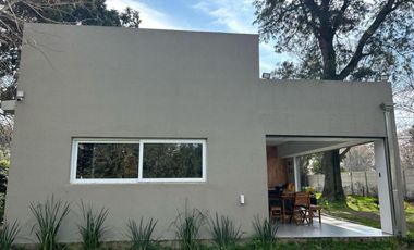 Casa en venta - 4 Dormitorios 4 Baños - 1.400Mts2 - Longchamps