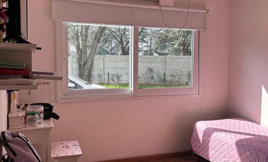 Casa en venta - 4 Dormitorios 4 Baños - 1.400Mts2 - Longchamps