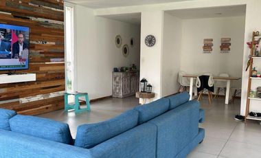 Casa en venta - 4 Dormitorios 4 Baños - 1.400Mts2 - Longchamps