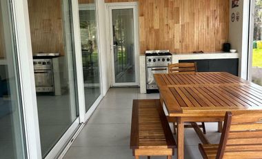 Casa en venta - 4 Dormitorios 4 Baños - 1.400Mts2 - Longchamps