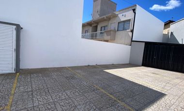 Dos ambientes con cochera en Mar de Ajó