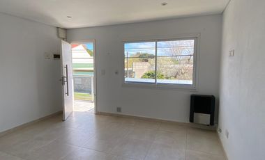 Dos ambientes con cochera en Mar de Ajó