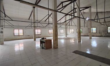 S830.Gedung ex pabrik Garmen Lokasi Pinggir Jln akses 2 Mobil Di Depok